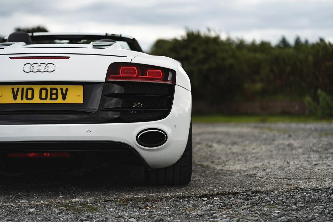 2010 Audi 42 R8 - Image 27 of 31