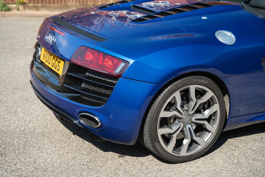 2010 Audi 42 R8 - Image 30 of 31
