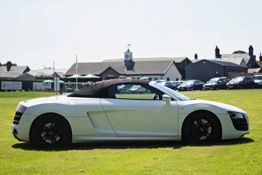 2010 Audi 42 R8 - Image 8 of 31