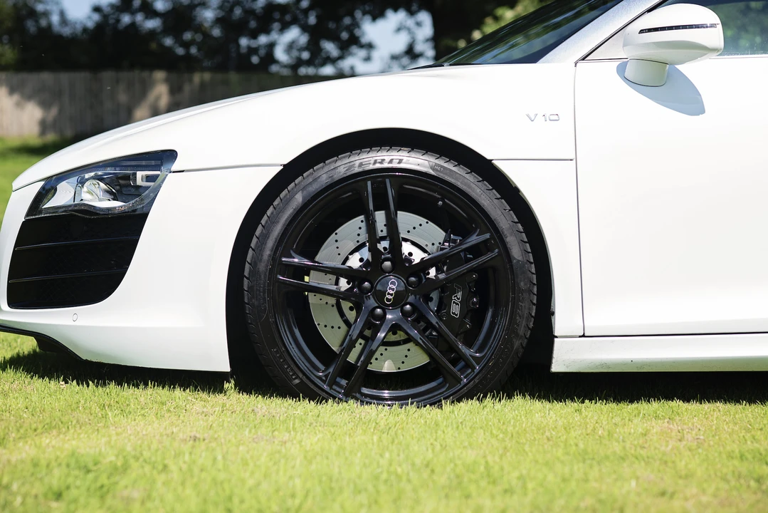 2010 Audi 42 R8 - Image 17 of 31