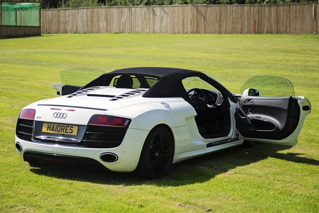 2010 Audi 42 R8 - Image 16 of 31