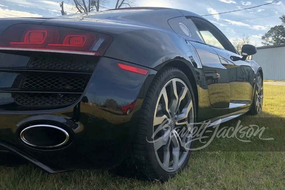 2010 Audi 42 R8 - Image 7 of 17