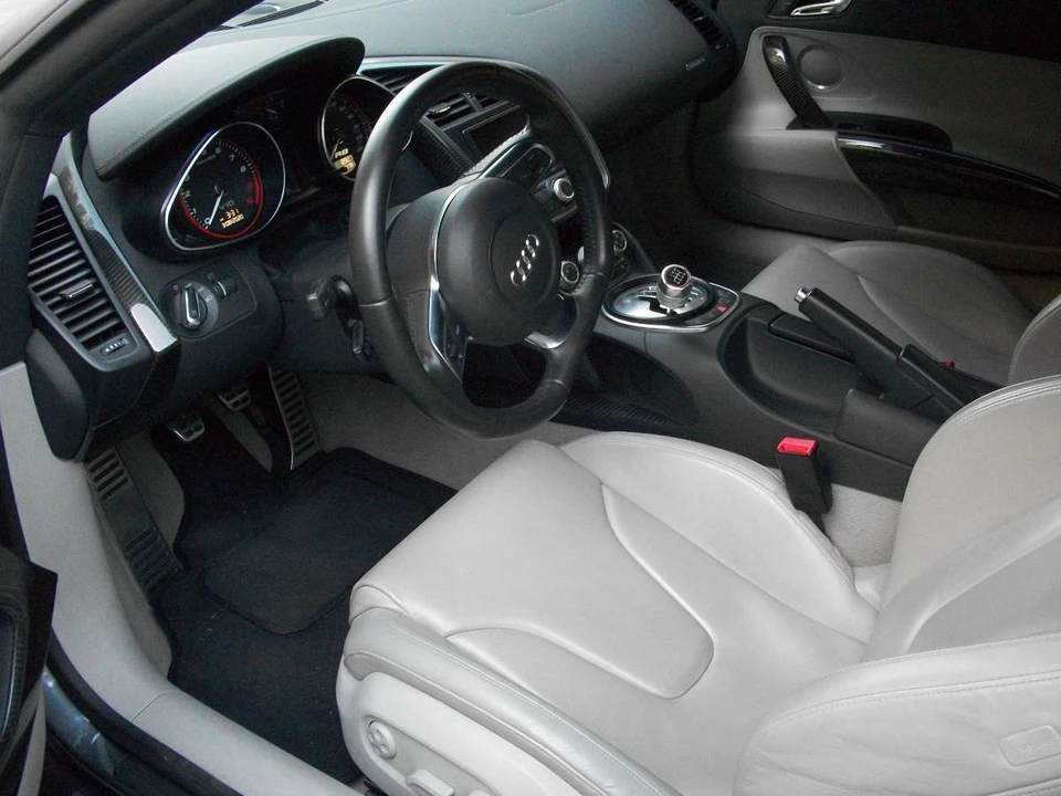 2010 Audi 42 R8 - Image 4 of 6