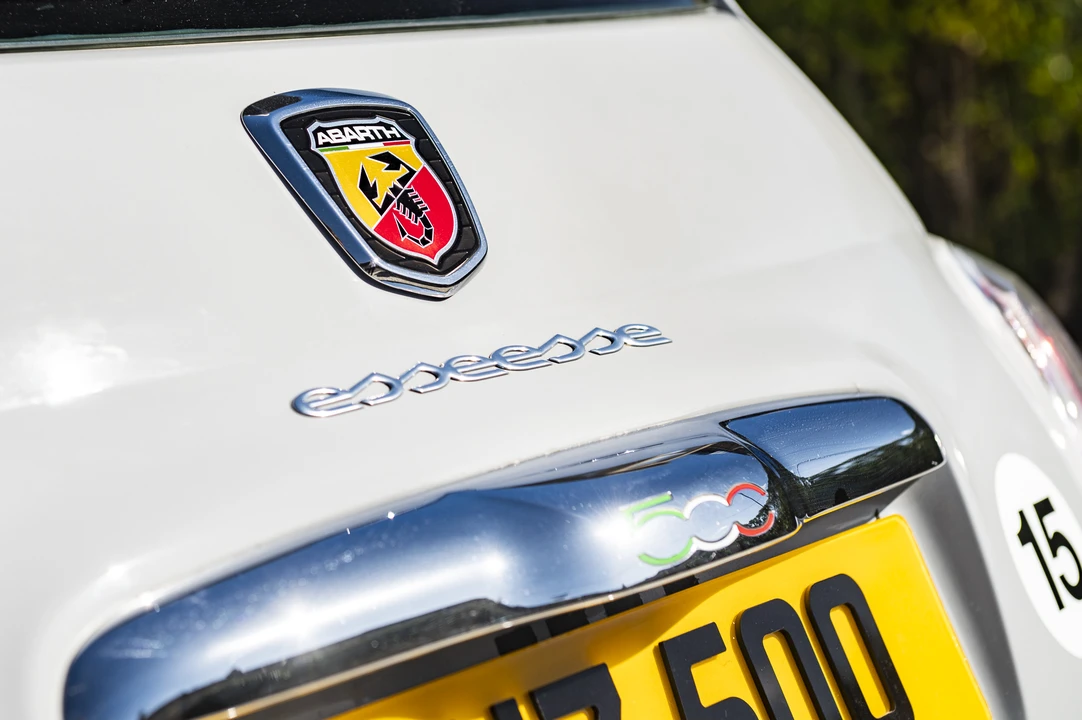 2010 Fiat Abarth 500 - Image 11 of 31