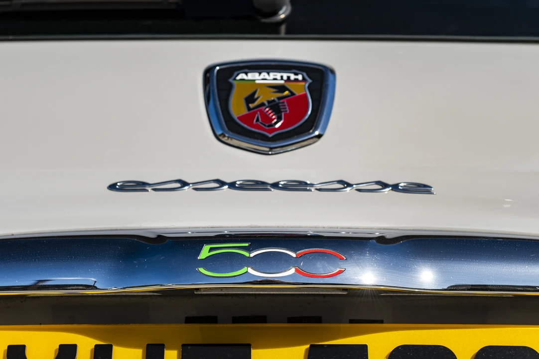 2010 Fiat Abarth 500 - Image 16 of 31