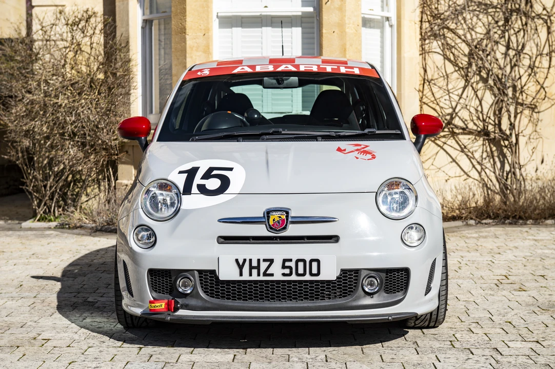 2010 Fiat Abarth 500 - Image 2 of 31