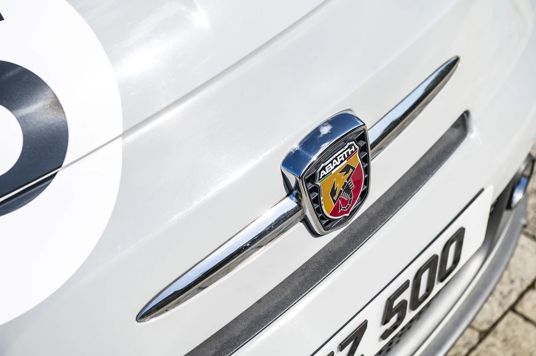 2010 Fiat Abarth 500 - Image 26 of 31