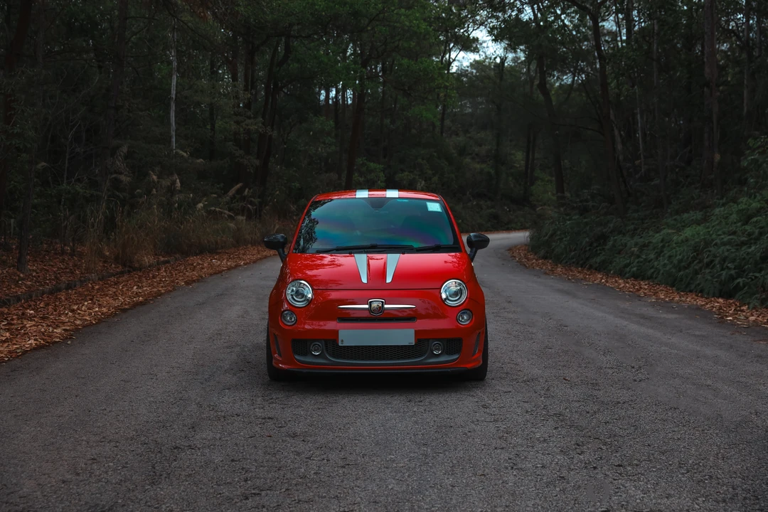 2010 Fiat Abarth 500 - Image 2 of 31
