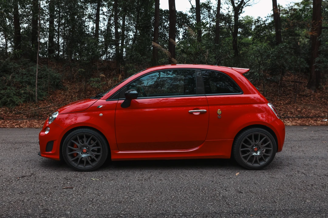 2010 Fiat Abarth 500 - Image 8 of 31