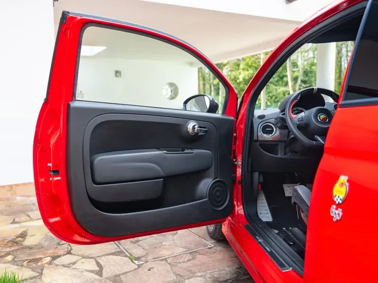 2010 Abarth - Image 30 of 31