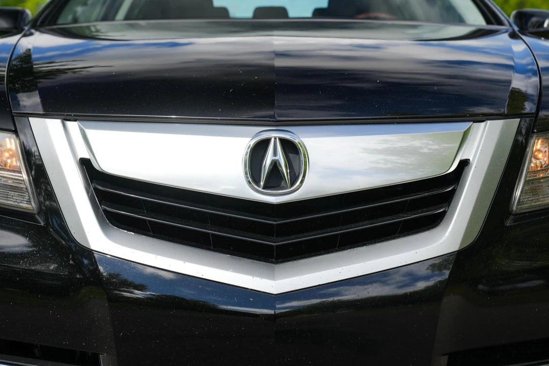 2010 Acura RL 2nd Gen - Image 16 of 31