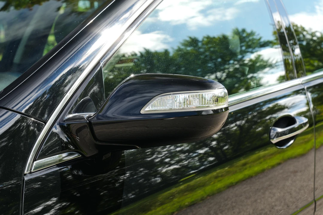 2010 Acura RL 2nd Gen - Image 26 of 31
