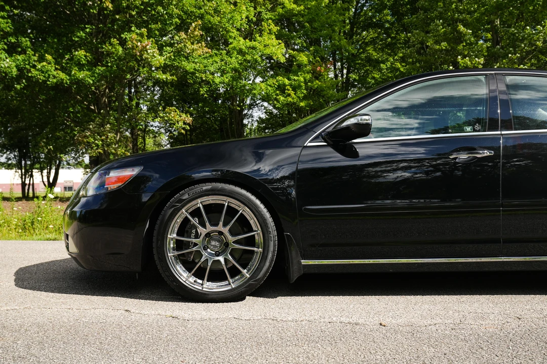 2010 Acura RL 2nd Gen - Image 24 of 31