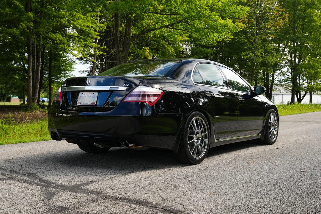 2010 Acura RL 2nd Gen - Image 9 of 31