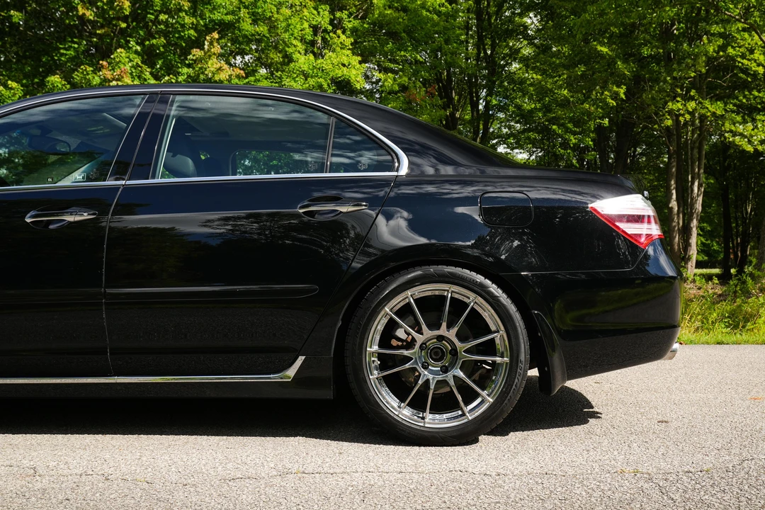 2010 Acura RL 2nd Gen - Image 29 of 31