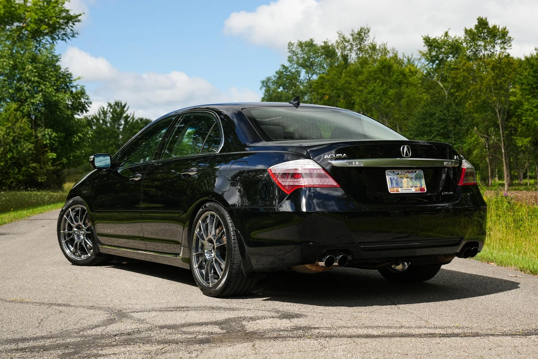 2010 Acura RL 2nd Gen - Image 8 of 31