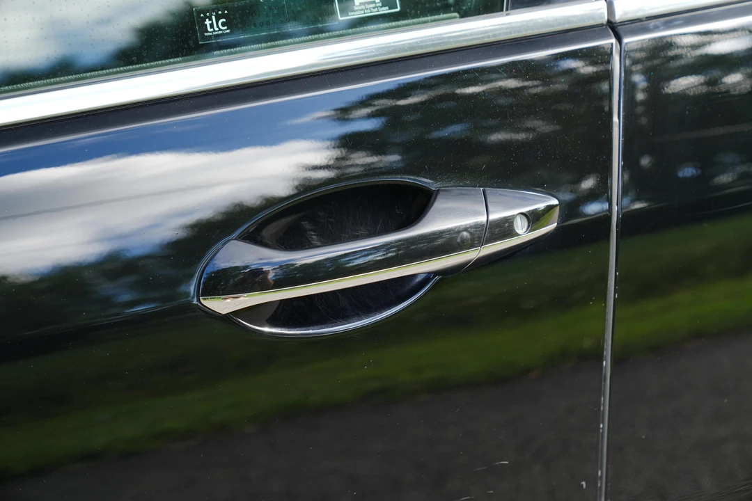 2010 Acura RL 2nd Gen - Image 28 of 31
