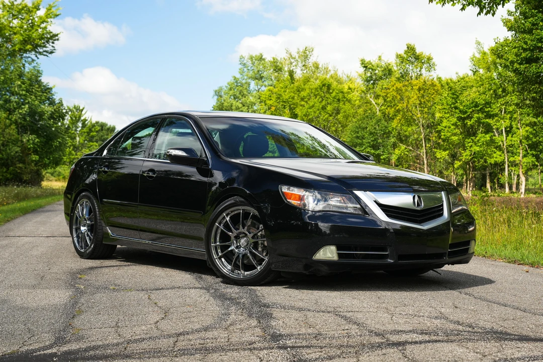 2010 Acura RL 2nd Gen - Image 11 of 31