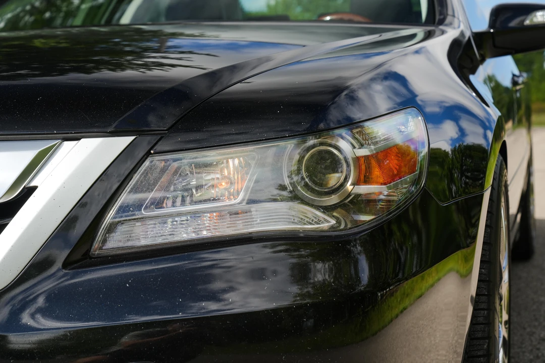 2010 Acura RL 2nd Gen - Image 20 of 31