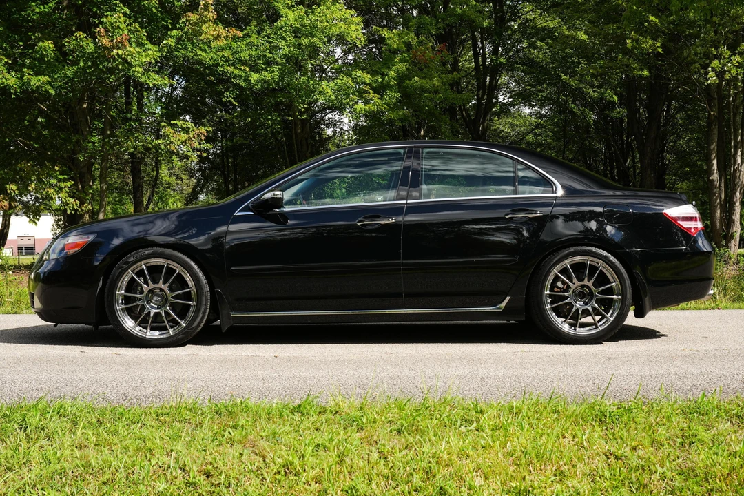 2010 Acura RL 2nd Gen - Image 3 of 31