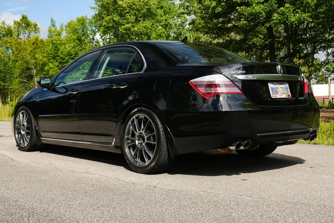 2010 Acura RL 2nd Gen - Image 4 of 31