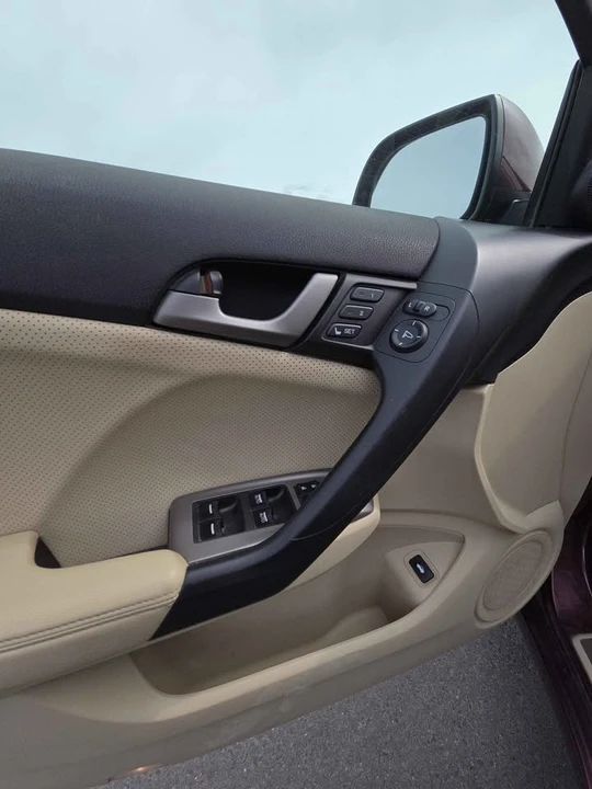 2010 Acura TSX 2nd Gen - Image 8 of 15