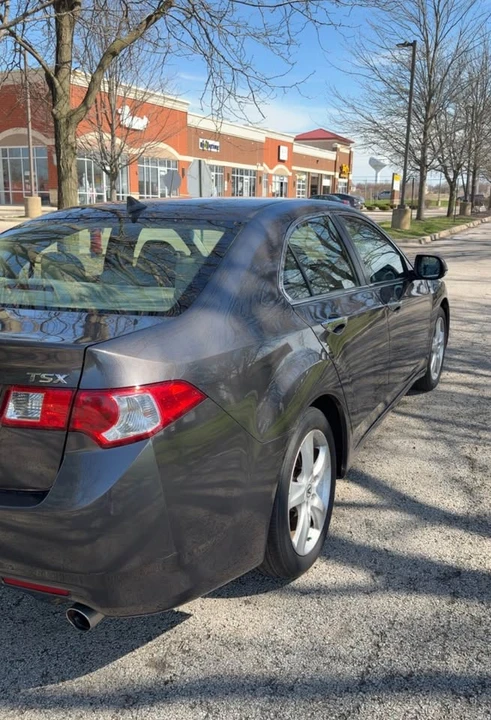 2010 Acura ILX - Image 2 of 7