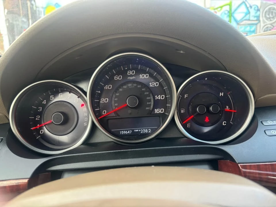 2010 Acura RL 2nd Gen - Image 7 of 13