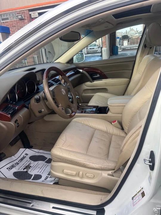 2010 Acura RL 2nd Gen - Image 6 of 13
