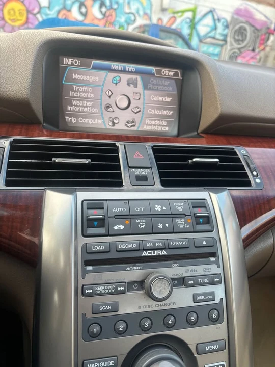 2010 Acura RL 2nd Gen - Image 8 of 13