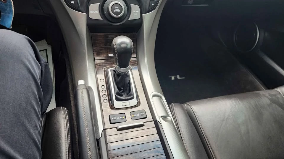 2010 Acura TL 4th Gen - Image 13 of 20