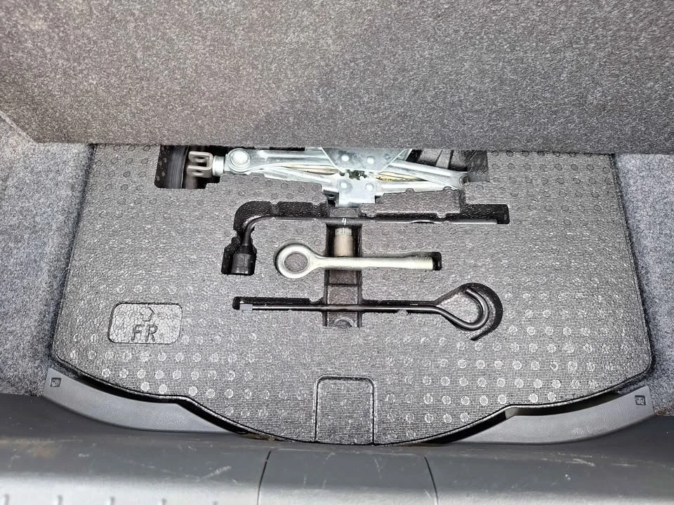 2010 Acura TL 4th Gen - Image 11 of 16