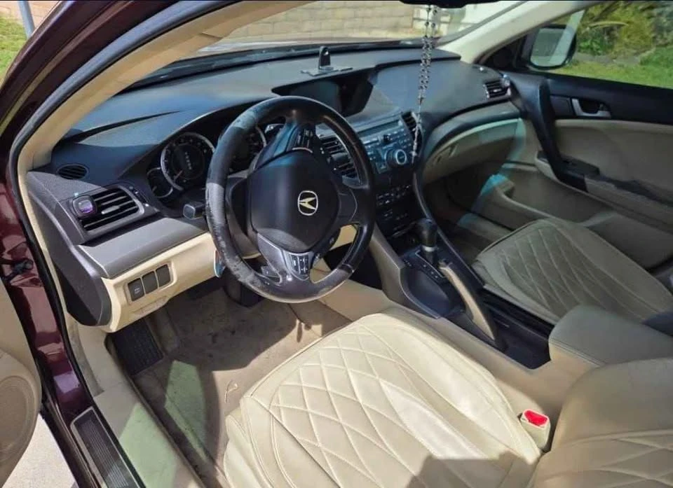 2010 Acura TSX 2nd Gen - Image 4 of 8