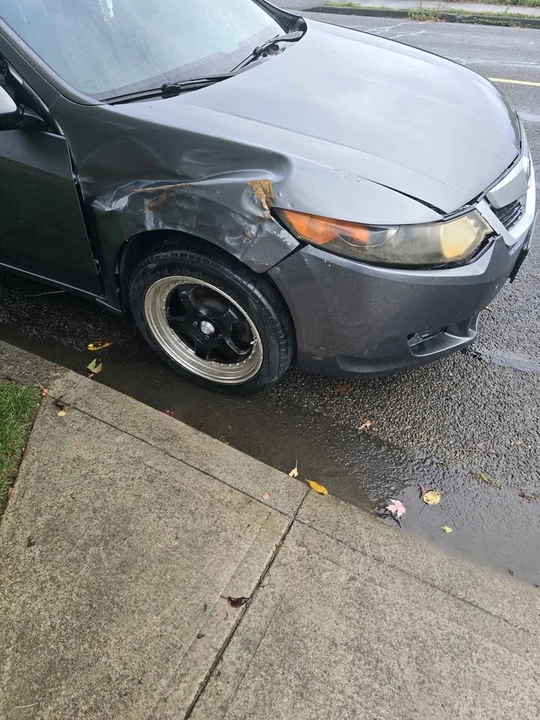 2010 Acura TSX 2nd Gen - Image 2 of 12