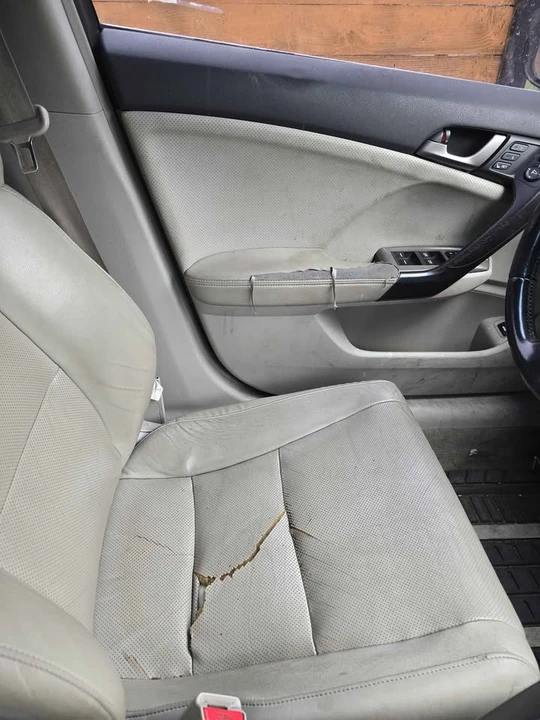 2010 Acura TSX 2nd Gen - Image 9 of 12