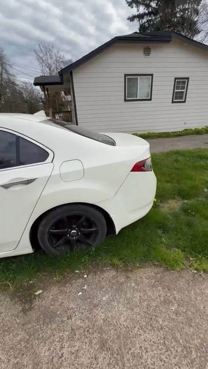 2010 Acura TSX 2nd Gen - Image 2 of 2