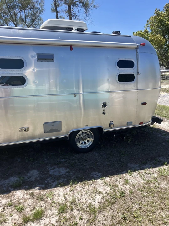 2010 Airstream - Image 13 of 31