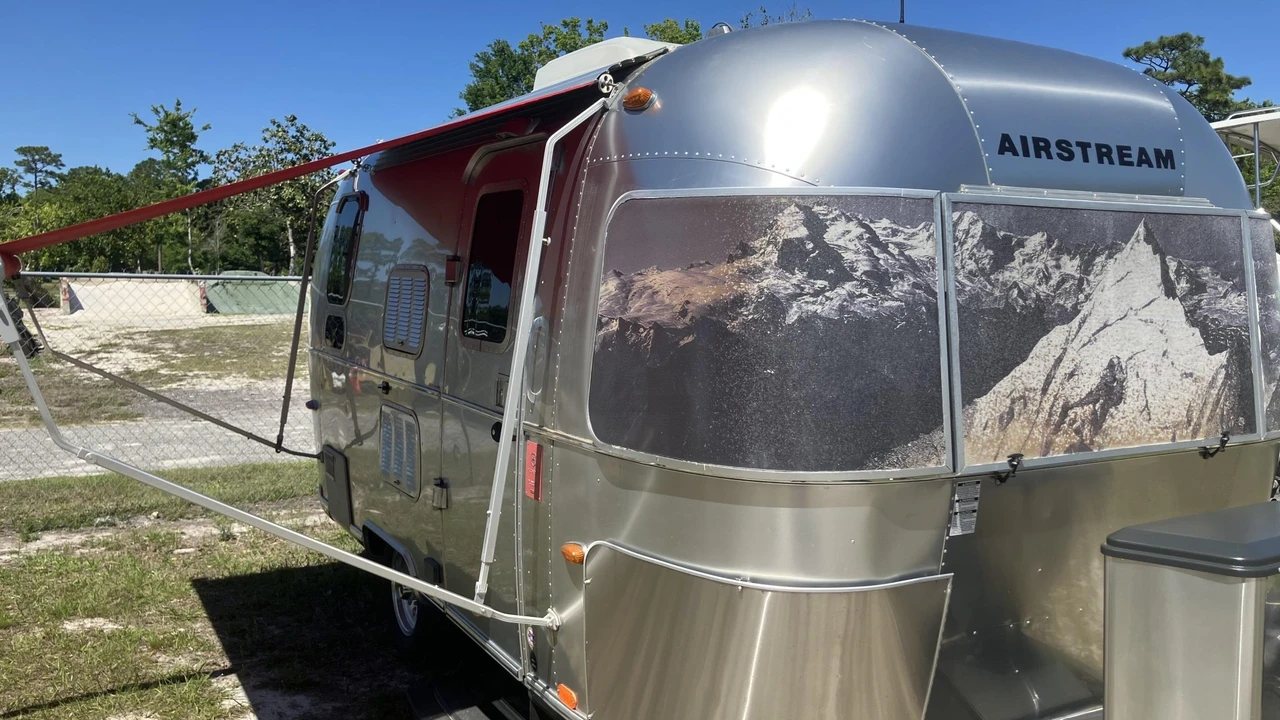 2010 Airstream - Image 6 of 31