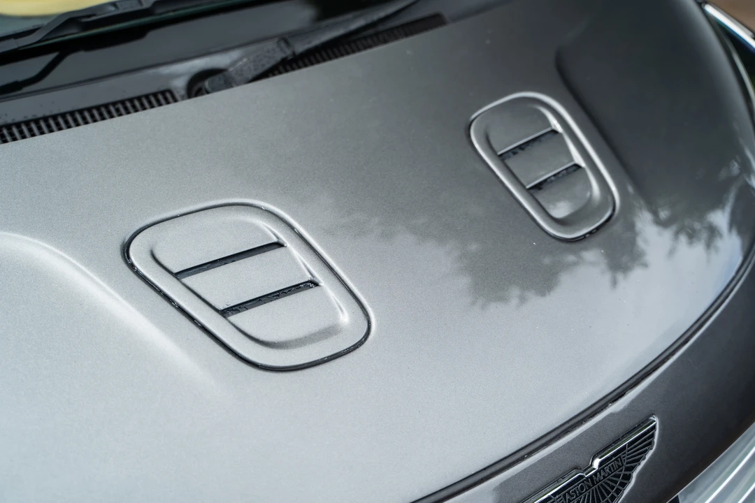 2010 Aston Martin - Image 10 of 31