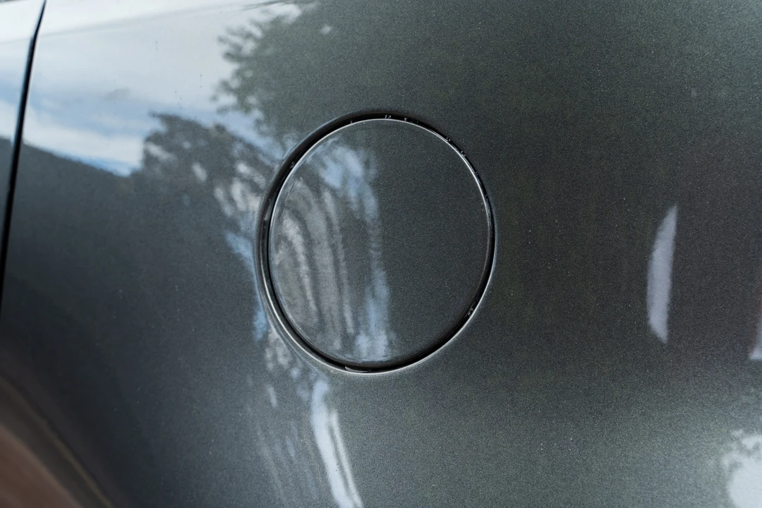 2010 Aston Martin - Image 31 of 31