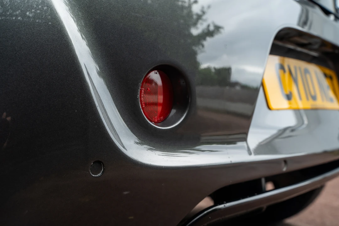 2010 Aston Martin - Image 23 of 31