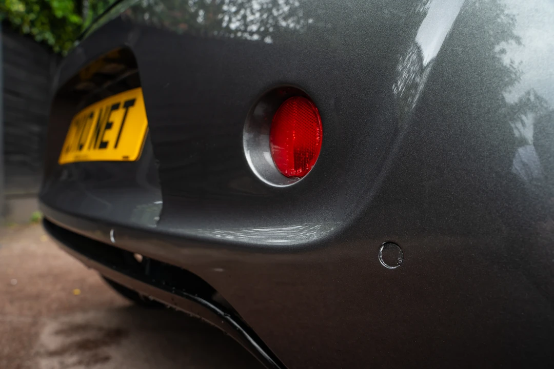 2010 Aston Martin - Image 24 of 31