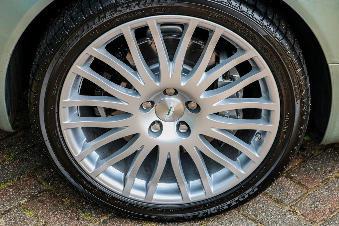 2010 Aston Martin DB9 - Image 12 of 30