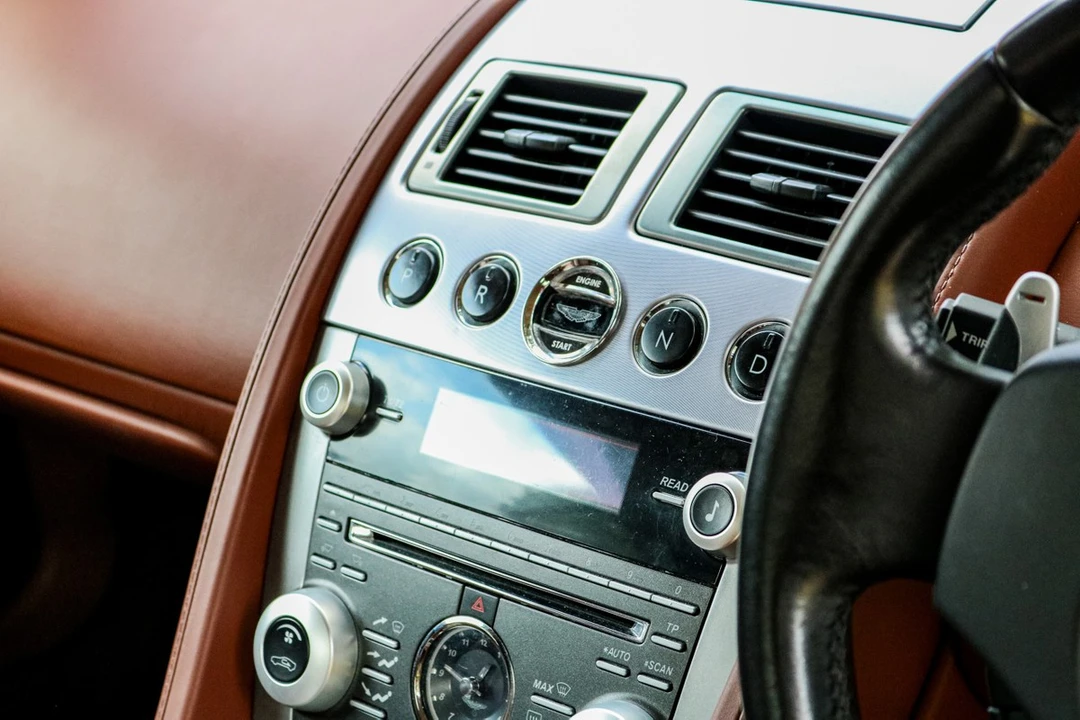 2010 Aston Martin DB9 - Image 20 of 30