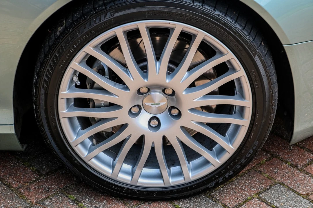 2010 Aston Martin DB9 - Image 13 of 30