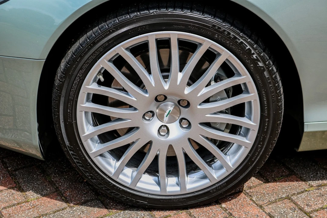 2010 Aston Martin DB9 - Image 11 of 30