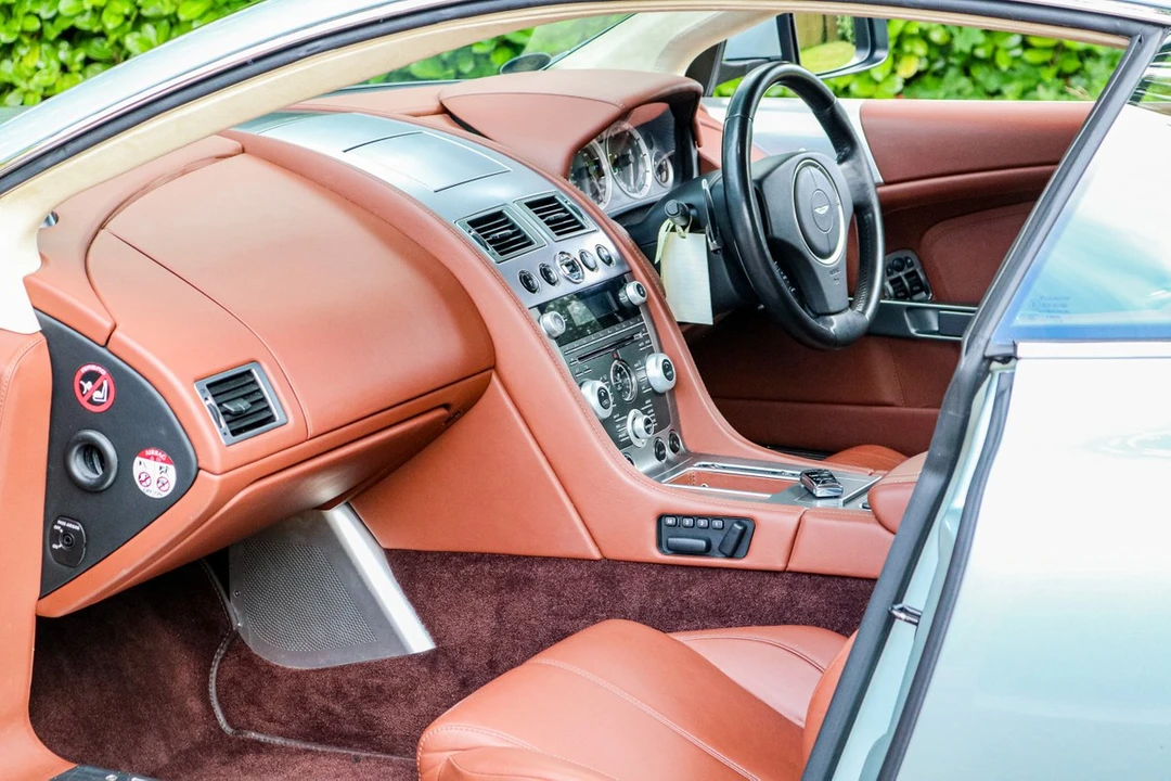 2010 Aston Martin DB9 - Image 16 of 30