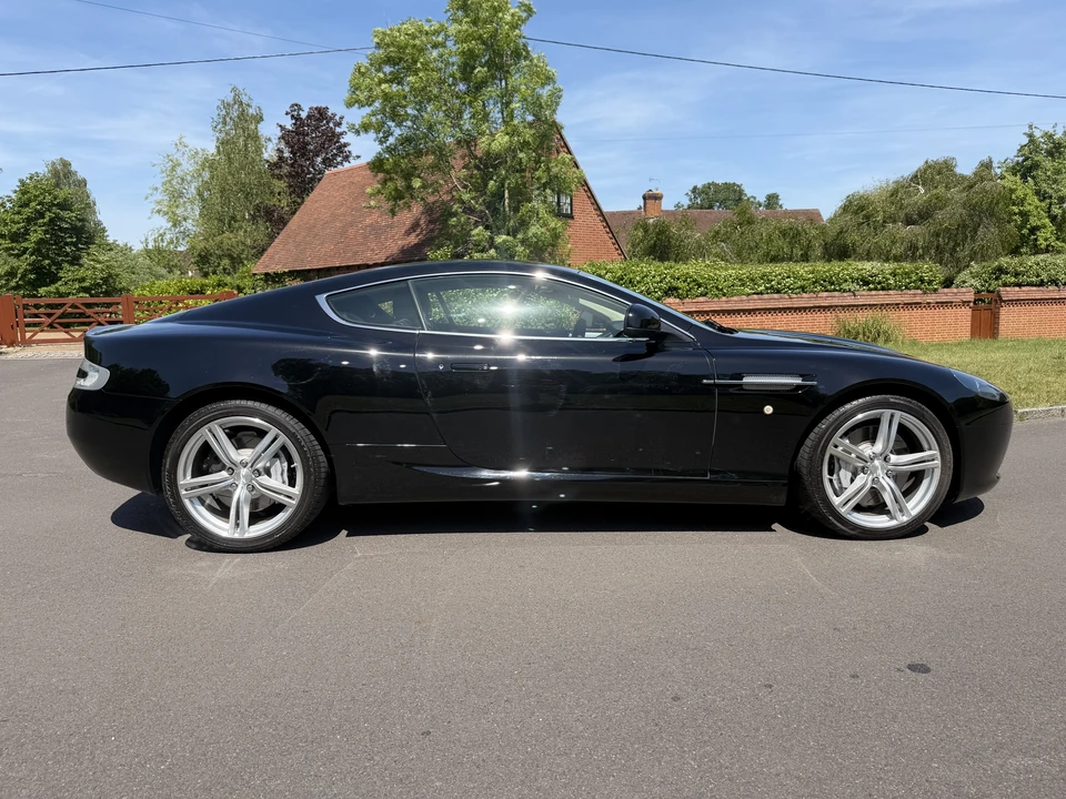 2010 Aston Martin DB9 - Image 4 of 31