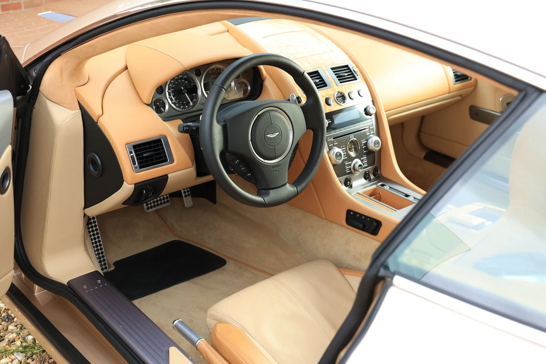 2010 Aston Martin DB9 - Image 11 of 23