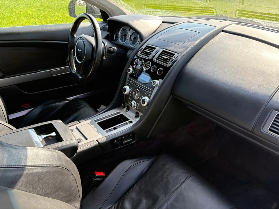 2010 Aston Martin DB9 - Image 17 of 31